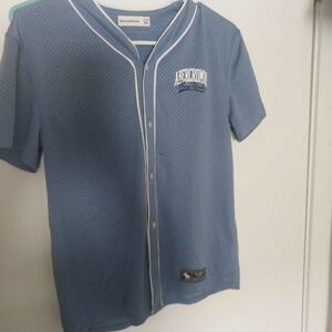 Abercrombie & Fitch Ye It Is between 9 and 10 years old